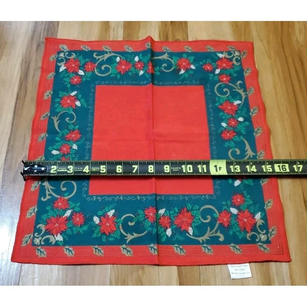 Poinsettia Christmas Tablecloth Oval 58x80 with Napkins 16x16‎ Red and Green